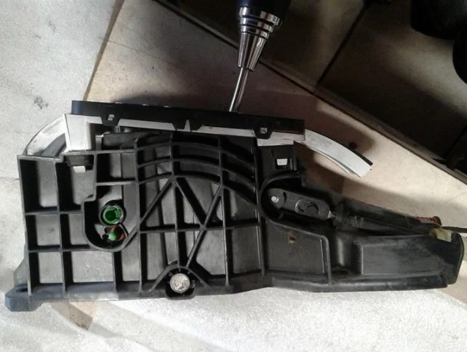 2006-2007 Jeep Liberty Automatic Transmission Floor Shifter Assembly OEM Foto 2 de 4