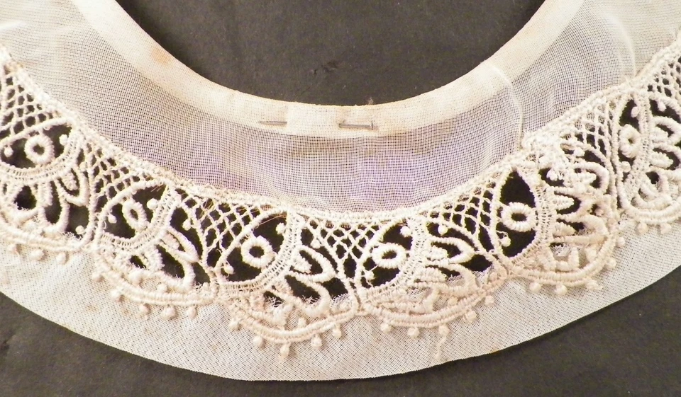Collar Venise Lace on Nylon Displayed on Original Store Paper A Vintage Beauty - Image 3 of 4