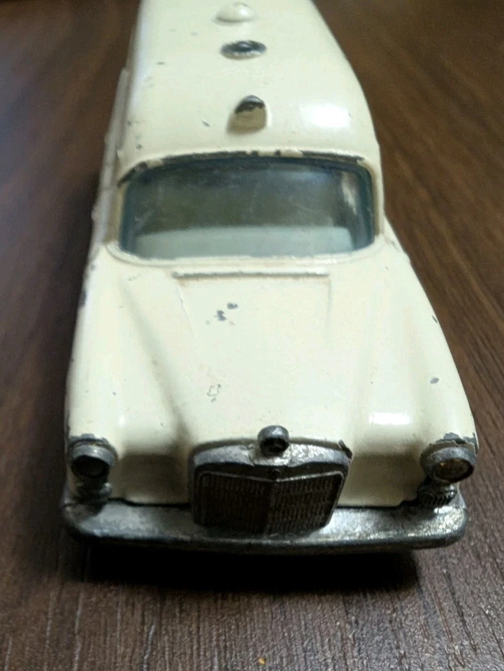 "Coche de 2,75"" vintage 1966 Matchbox Lesney #3 Mercedes Benz Binz ambulancia Inglaterra" Foto 3 de 4