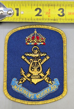 Suède canon militaire croisé, ancre avec couronne en guirlande dorée.
