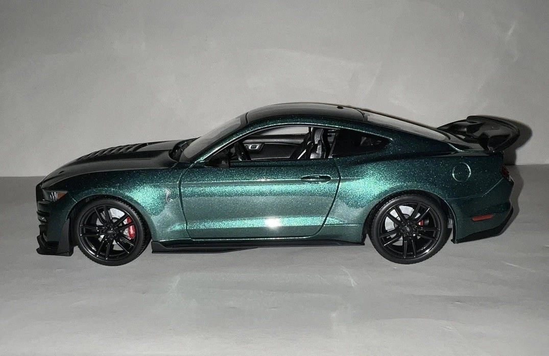 25+ Ford Shelby Mustang GT500 1:18 Scale Contemporary Manufacture
