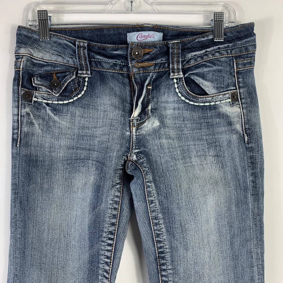 Pantalones Cortos de Jean Candie's Talla 5 Skimmer Hasta la Rodilla Azul Lavado Mediano Tiro Bajo Elastizados Foto 2 de 4