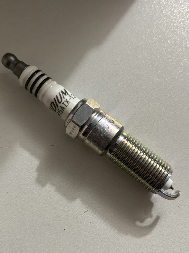 NGK LZTR5AIX-13 ( 2314 ) X16 IRIDIUM SPARKPLUGS FOR CHRYSLER 300C 6.1 SRT-8 06- - Image 2 of 3