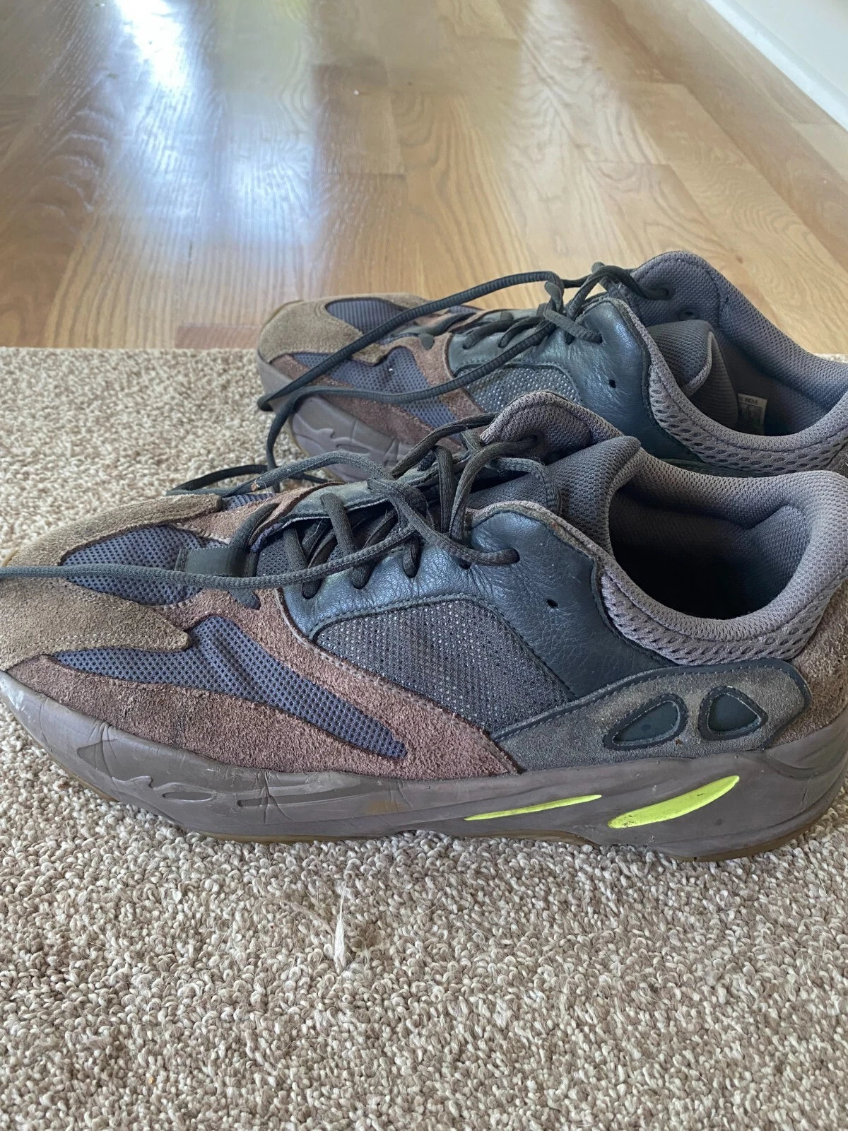 Scarpe da ginnastica uomo Adidas Yeezy Boost 700 malva scamosciate e tessuto taglia 13 EE9614