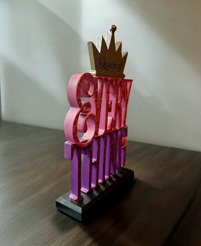 Hallmark Disney Queen Of Everything Special Edition(Especially Evil) Shelfsitter - Picture 4 of 10