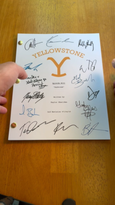 【希少】イエローストーン サイン入りハンドセレクテッド Yellowstone Yellowstone Pilot Script Cast-Signed - Autograph Reprints - 71