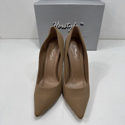 Herstyle High Heel Pointed Toe 4.5 in Stiletto Tan Size 8 US.