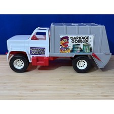 Vintage 1970 Processed Plastic Co Garbage Gobbler Truck Made in USA White Red