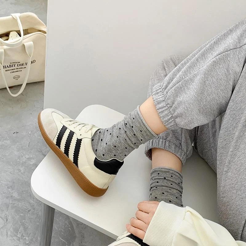 Mujer Primavera Verano Delgado De Colección Crema Borde Rizado Mujer Calcetines Lunares Medianos Foto 4 de 4