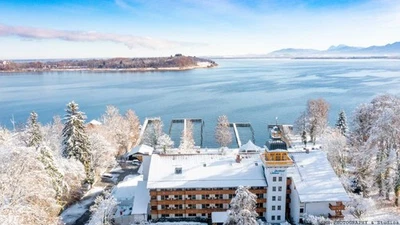 3Tage Kurzurlaub für zwei im Yachthotel Chiemsee Prien Frühstück Oktober - April - Bild 1 von 4