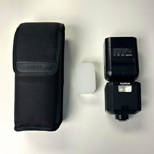 Fujifilm EF-X500 Hot Shoe Flash for X Series Digital Camera with Case Diffuser