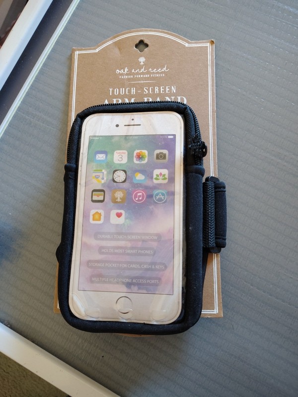 OAK AND REED FASHION FORWARD FITNESS BLACK TOUCH-SCREEN ARM BAND - NEW