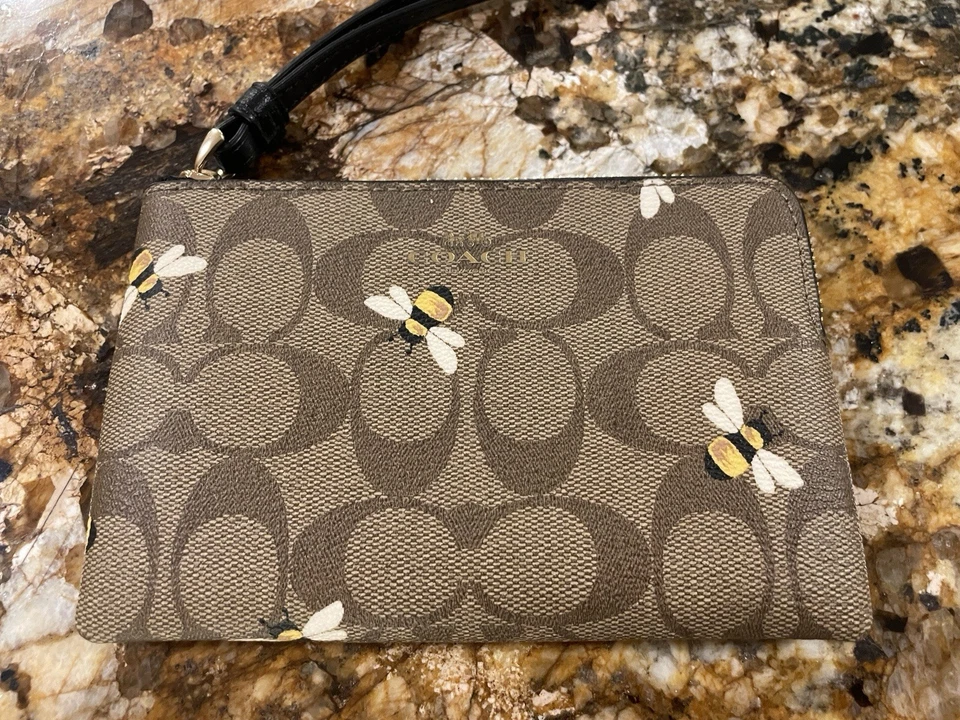 Coach Signature Bee Corner Zip Wallet Wristlet NWOT - Image 2 of 4