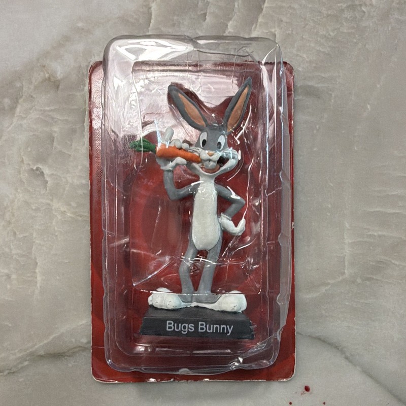 Warner Bros. Looney Tunes Bugs Bunny Boxed Figurine w/ Carrot Plastic 2000-2009