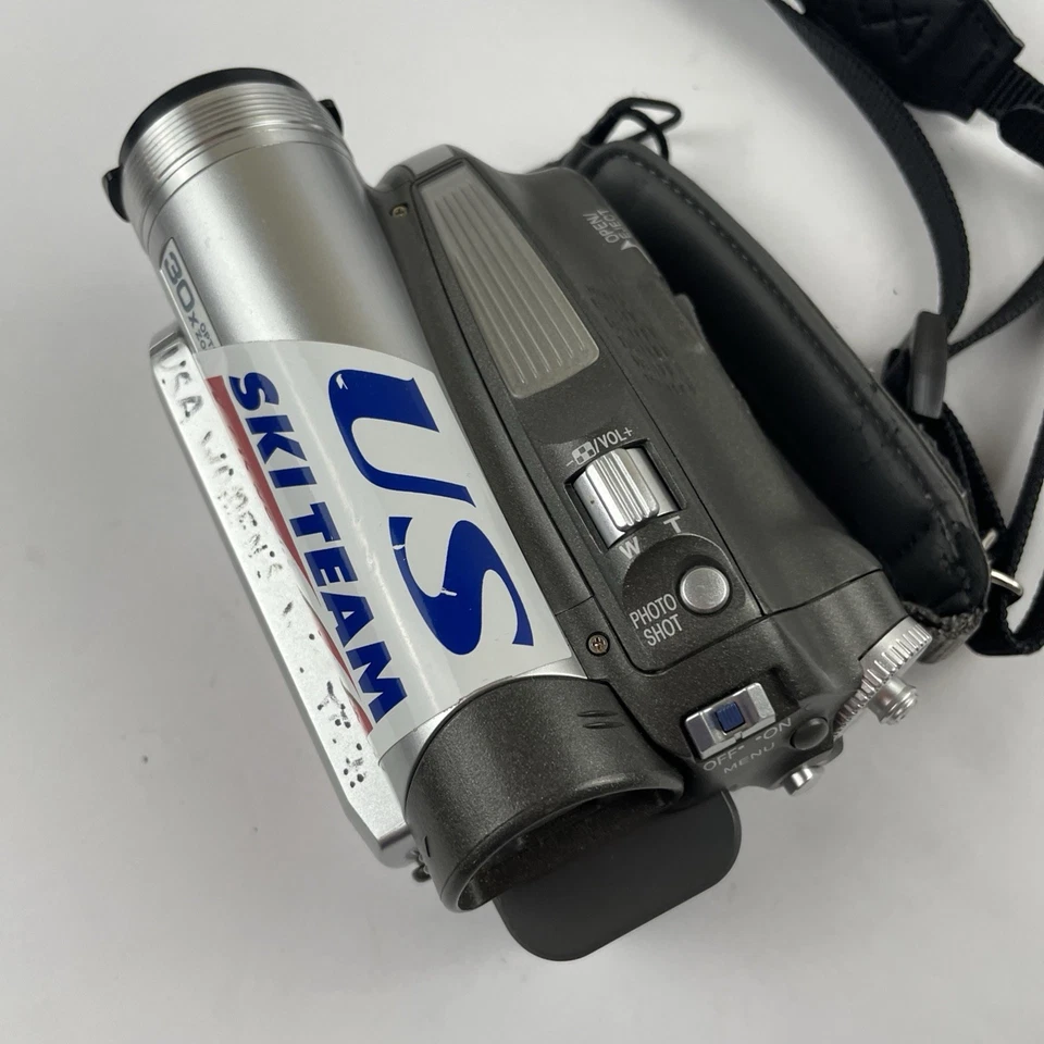 Panasonic PV-GS39 Mini DV Camcorder Only For Parts Not Working - Image 2 of 4