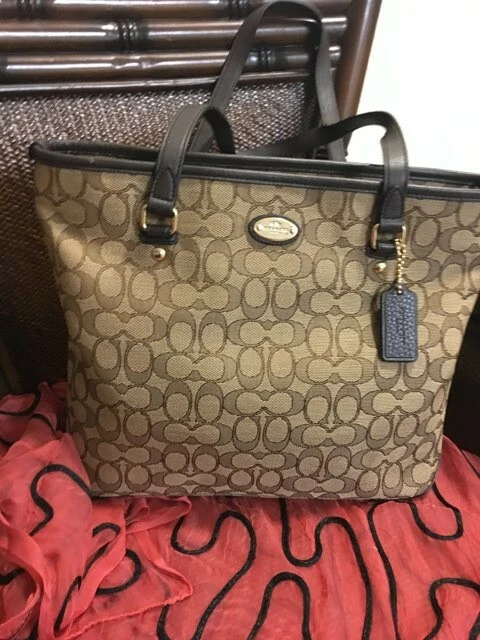 Coach Handbag Original, Women's Fashion, Bags & Wallets, Purses & Pouches  on Carousell