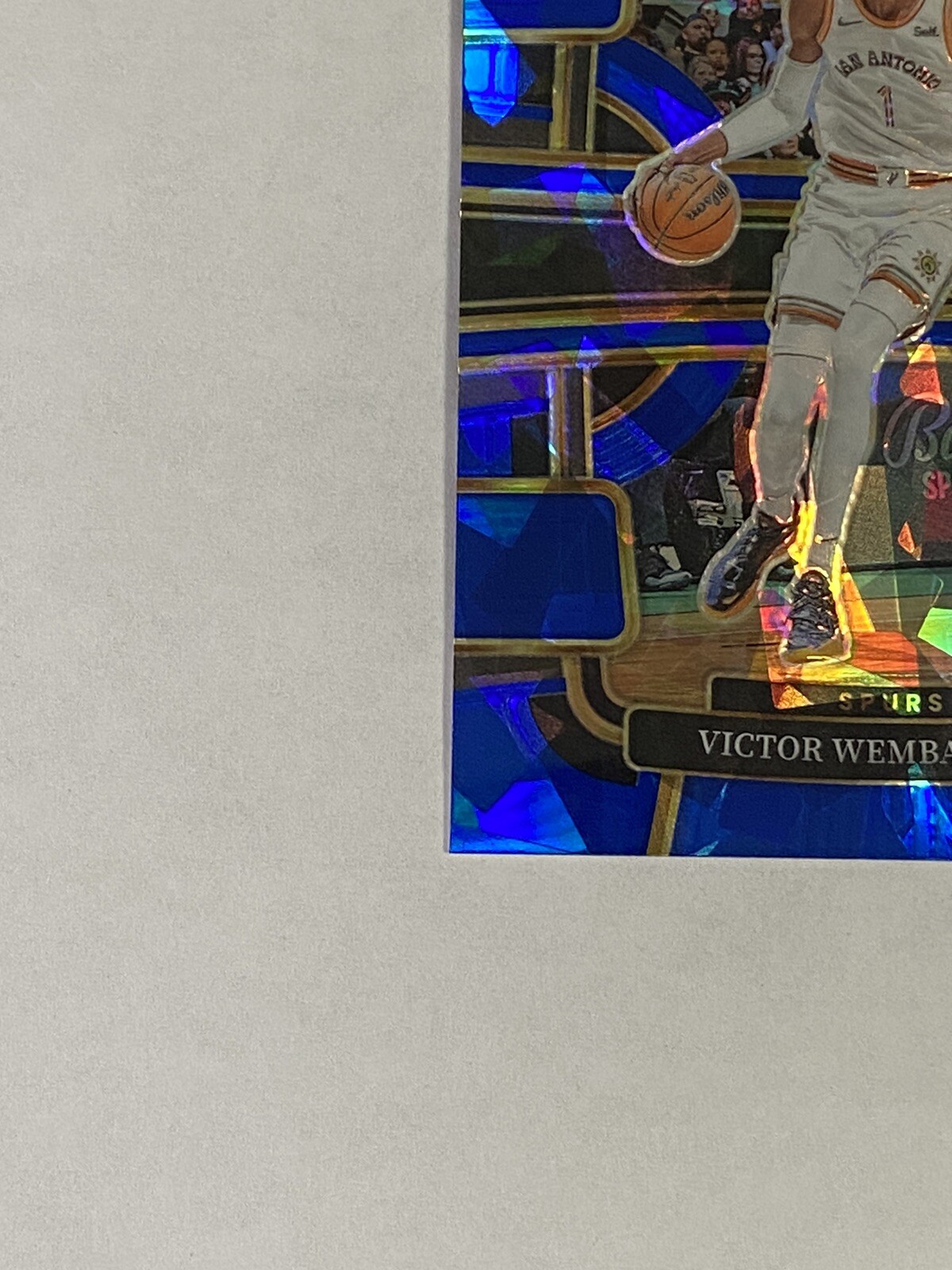 2023-24 Panini Select Victor Wembanyama Blue Cracked Ice Prizm 