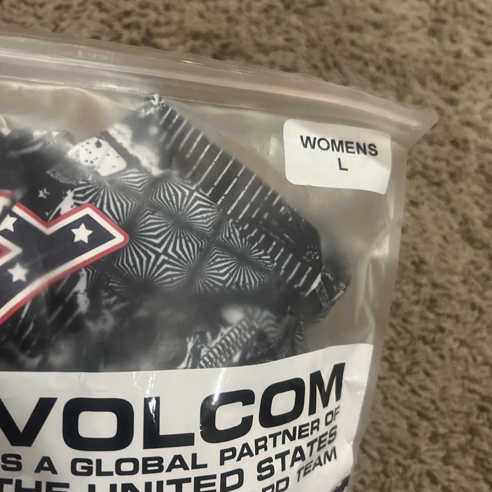 Volcom Women's Usst Base Top Baselayer Thermal Shirt Large L New In Package NWT - Image 4 of 4