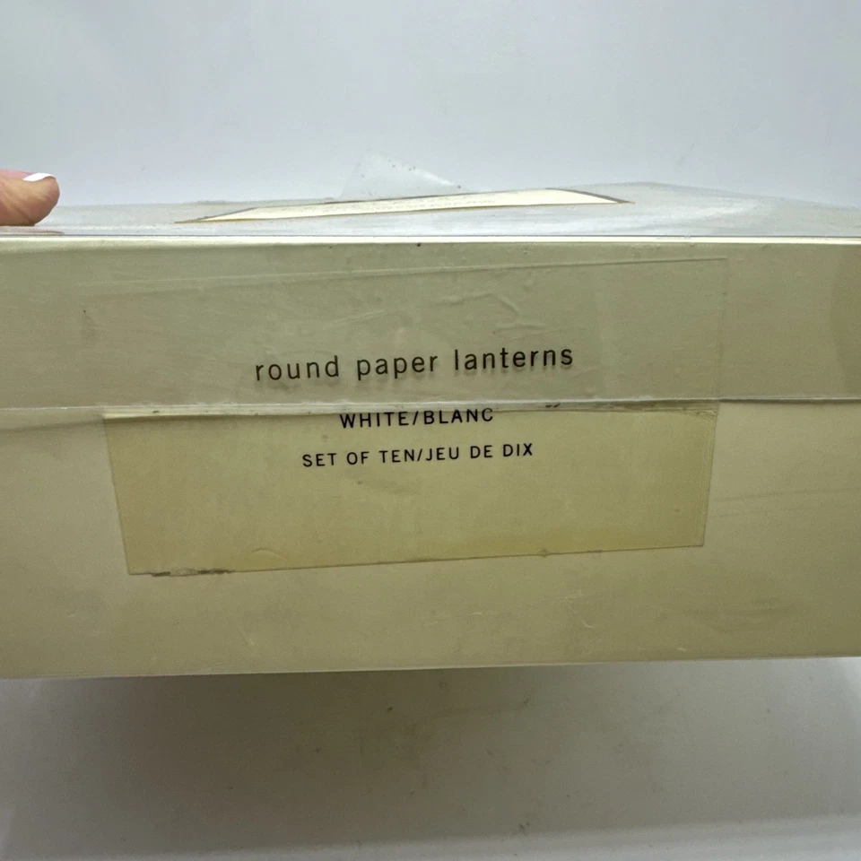 Paquete de 10 linternas de papel Pottery Barn blancas de 8" Foto 4 de 4