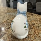 VTG Artistic Gifts Inc Ceramic White Cat Blue Flowers Figurine Hand Painted 1988 — photo 4