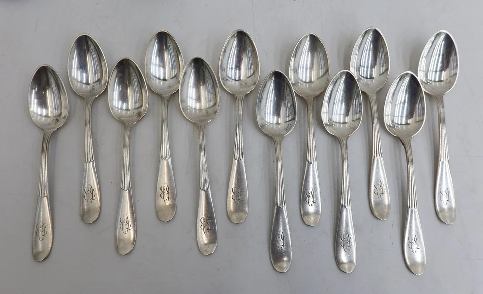 12 cucharas de mesa Tiffany & Co. plateadas en Mount Vernon Foto 2 de 4