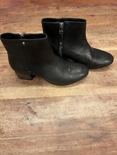 Women’s Trask Black leather Vivian Ankle Booties size 6.5
