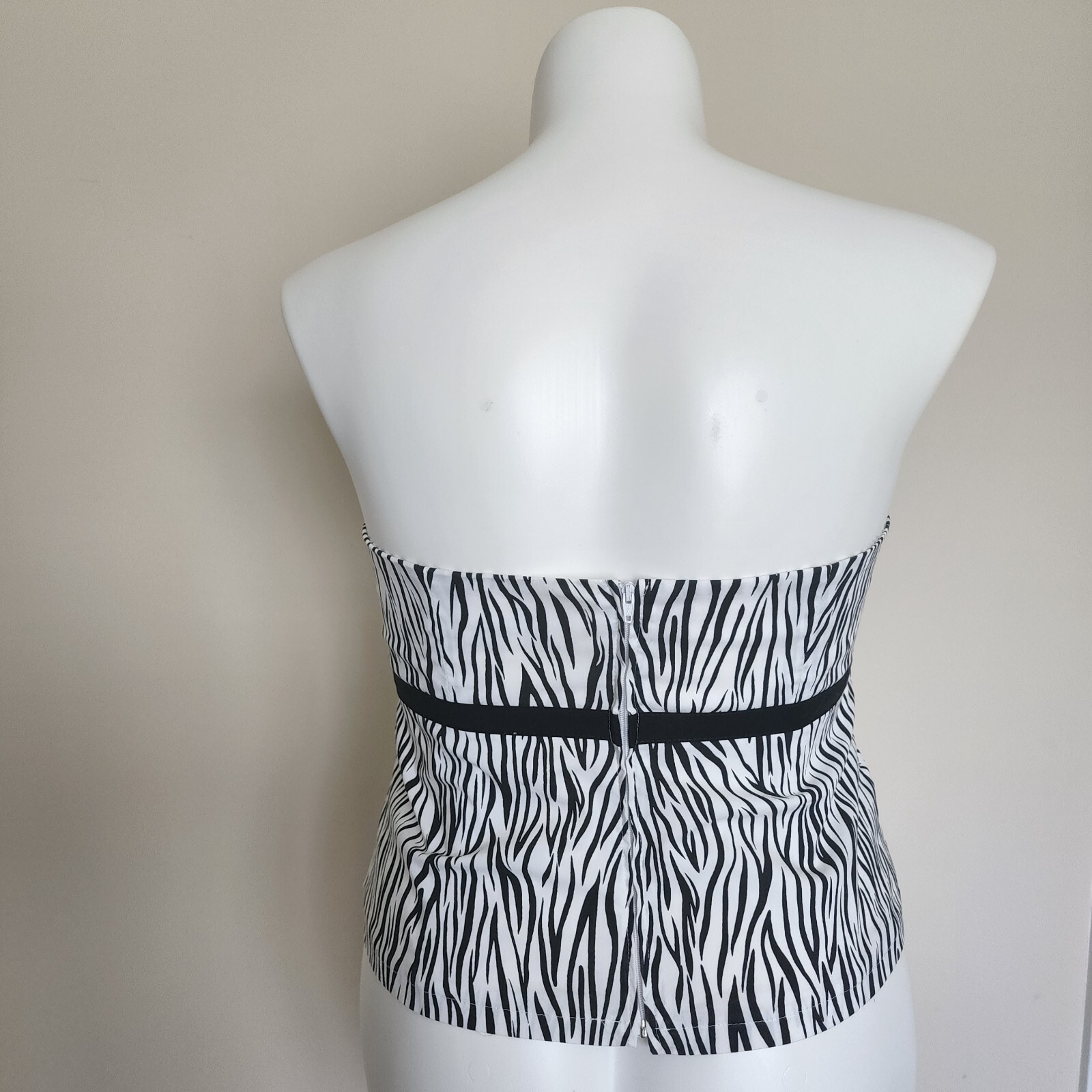 WHBM Size Large Strapless Zebra Print Top White H… - image 3