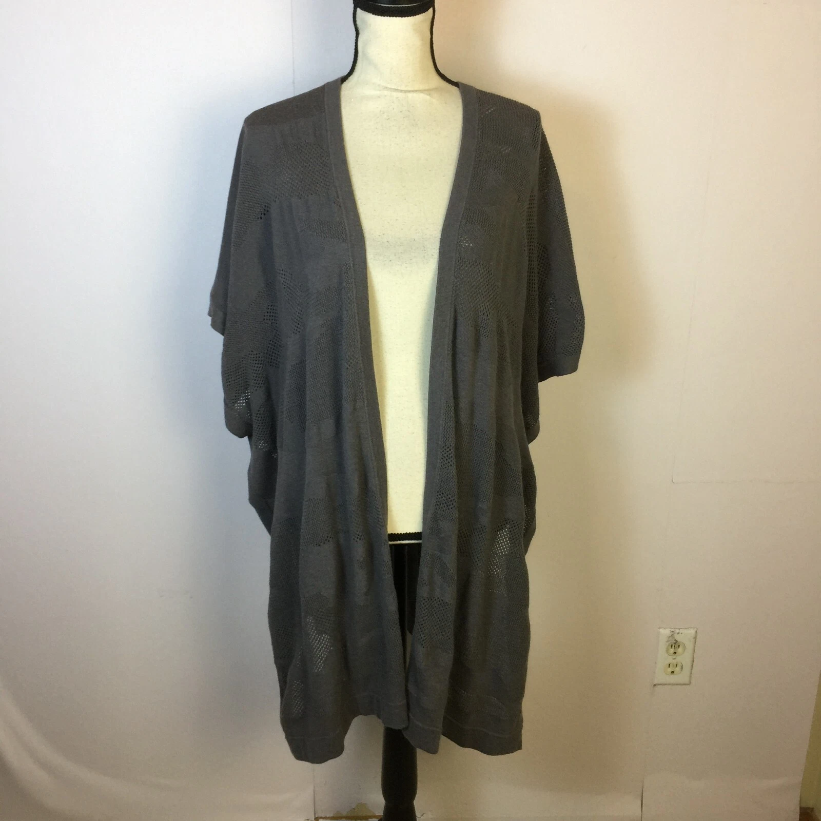 Lululemon Wrap Poncho Sweater One Size Womans OS Gray Silk Cotton Short Sleeve