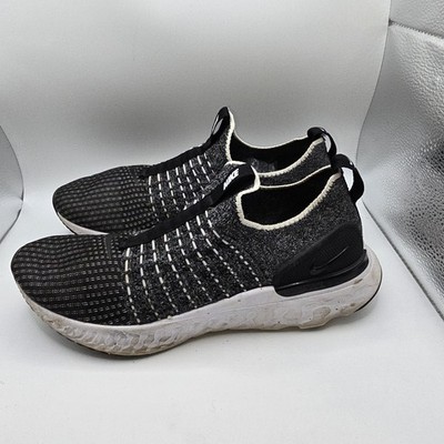 Nike React Phantom Run Flyknit Size 8.5 Black Grey White Slip On Comfort