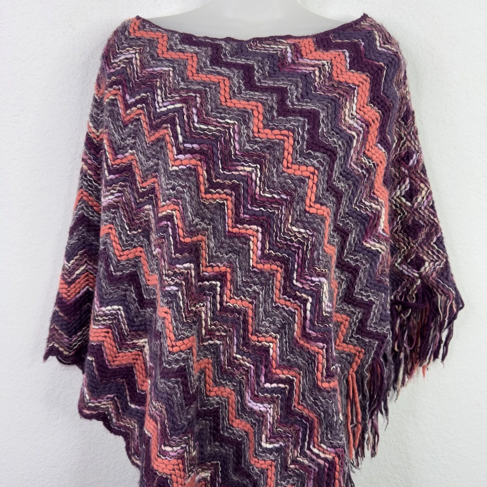 Poncho Missoni OS Púrpura Coral Zigzag Chevron Flecos Tejido Hecho en Italia Boho Hippie Foto 3 de 4