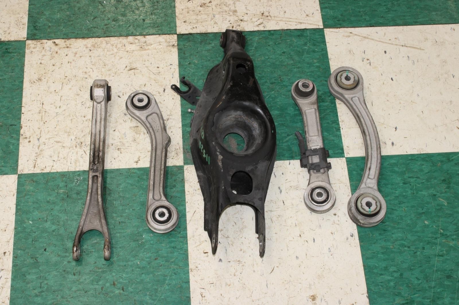 Maserati Ghibli 2014-2021 REAR+RIGHT Control arm