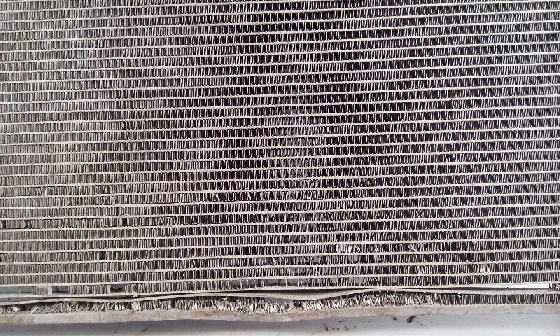 Condensador de CA Nissan Cube 09-14 Foto 2 de 4