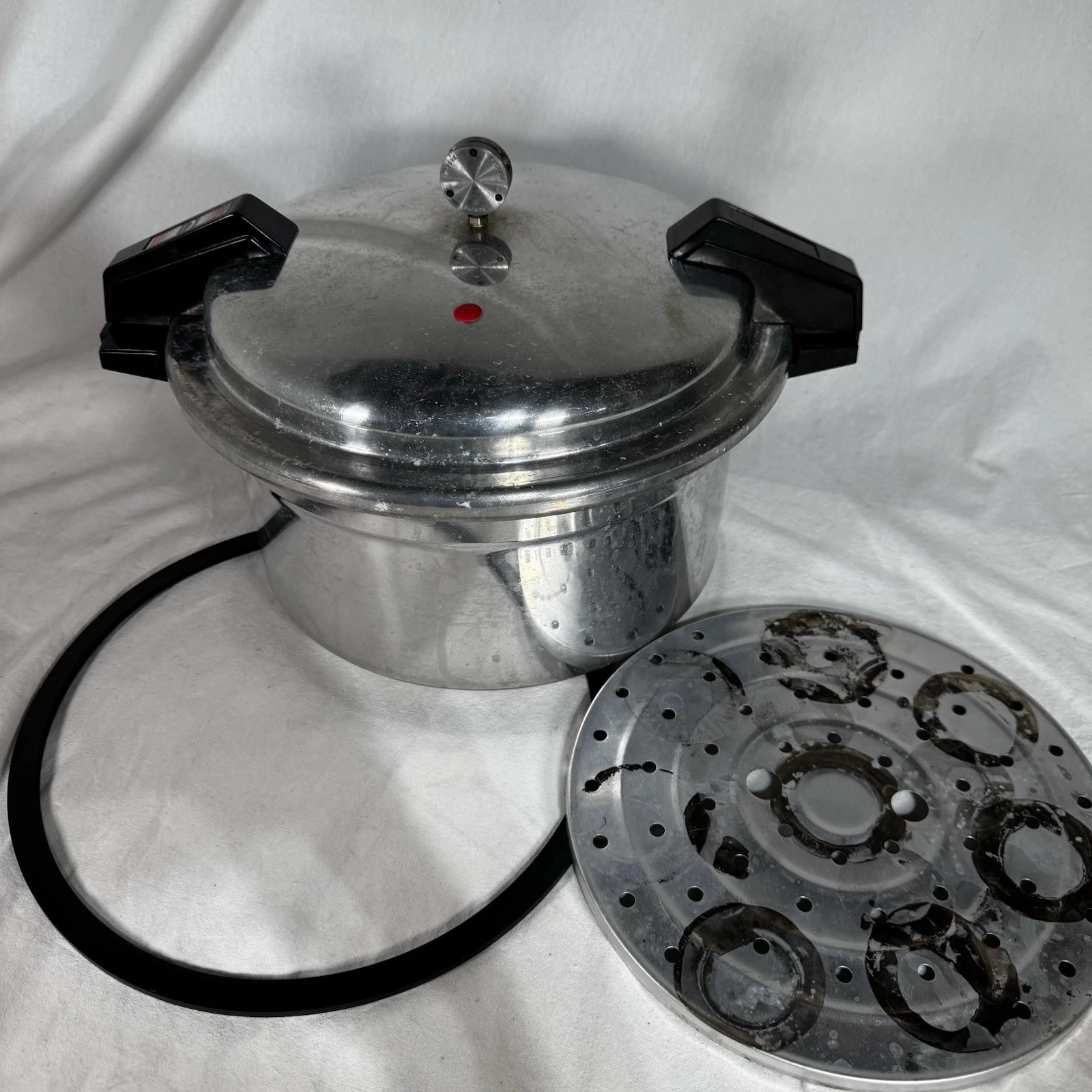 Mirro M-0512-11 12 qt Pressure Canner Cooker + Aluminum Rack + Jiggler + Gasket