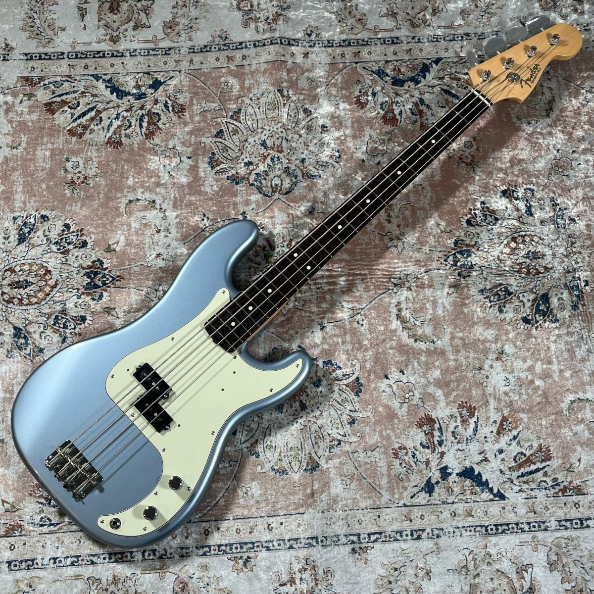 Fender made in japan FSR Traditional 60s Precision Bass Ice Blue