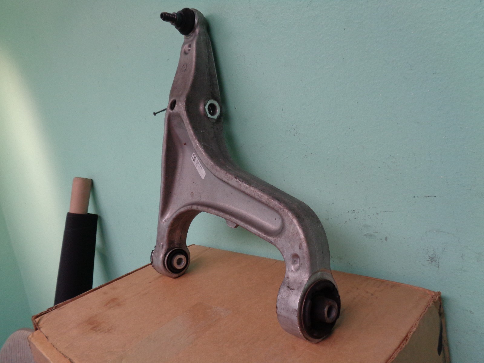 2014-18 MASERATI GHIBLI QUATTROPORTE PASSENGER  FRONT LOWER CONTROL ARM 