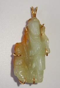 19C Chinese Nephrite Jade Carved 14K Yellow Gold Pendant Woman & Child (FeO)#2