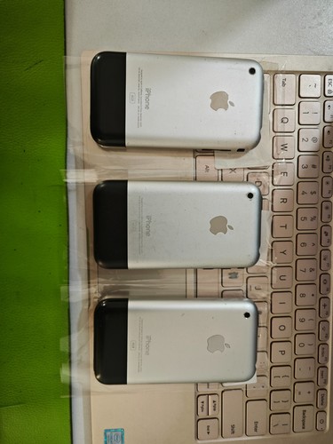 Apple iphone 1st Generation 8GB unlocked 2G GSM IOS 3 Very Good Condition - Picture 2 of 12
