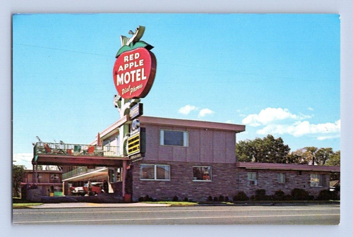 1950'S RED APPLE MOTEL. YAKIMA, WASH. POSTCARD. XZ24