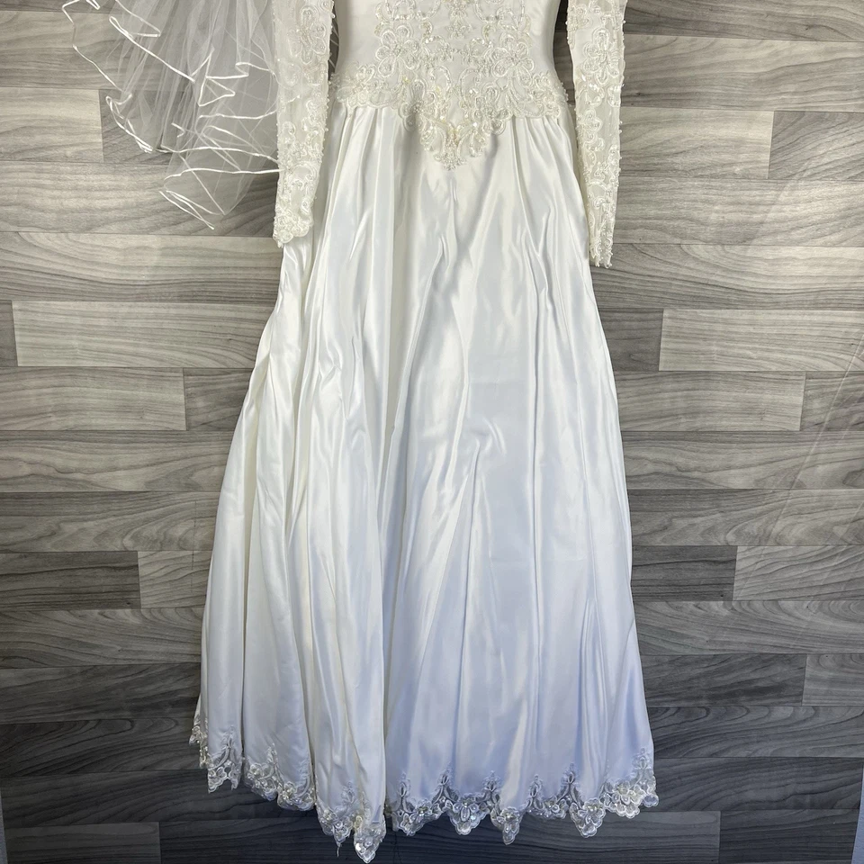 Michaelangelo Wedding Gown Size 8 White Embroidered Floral Lace Beaded Train - Image 3 of 4