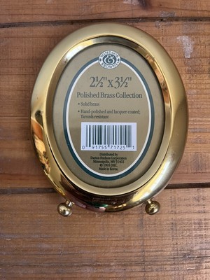 Windsor & Browne Polished Brass Oval Shaped Picture Frame 2  1/2  X 3  1/2  NOS