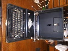 Antique 1937 Royal Model O Vintage Typewriter O-699045 thumbnail