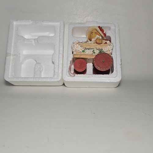 Cherished Teddies 202991 Diane I Picked The Beary Best For You" Strawberry Wagon - Imagen 11 de 12