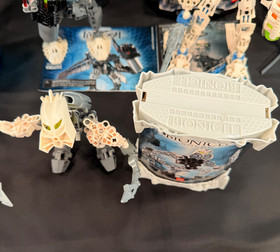 Lego Bionicle Lot (7) 8905, 8945, 8747, 8741, 8921, 8685 & 8732 Mostly Complete!