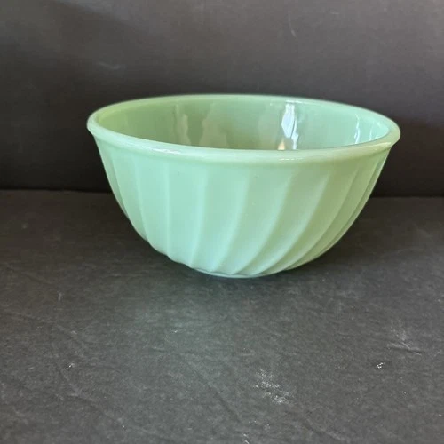 VTG Fire King Jadeite Swirl Mixing Bowl 7" Jade Green Milk Glass USA Ovenware