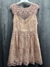 Minuet Special Occasion Dress Woman’s Size Large Pink Crotchet Lined