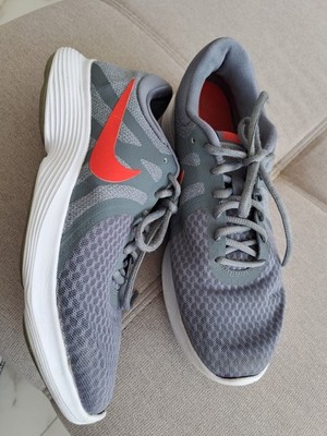 Nike Revolution 4 Herren Sneaker Gr. 41 Schwarz Neon-Grün Sportschuhe grau