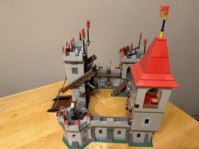 *RARE* Lego Kingdoms King&rsquo;s Castle (7946) 100% Complete With Minifigures