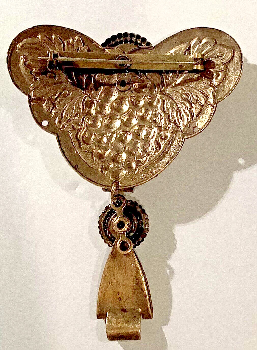 GLASS & BRASS Dangling Brooch Antique DECO Engraved Vaseline Stone Glows 3"