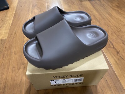 靴 ADIDAS YZY SLIDE Amazon.com | adidas Yeezy Slide 'Dark Onyx', 6 Women/6 Men | Sport