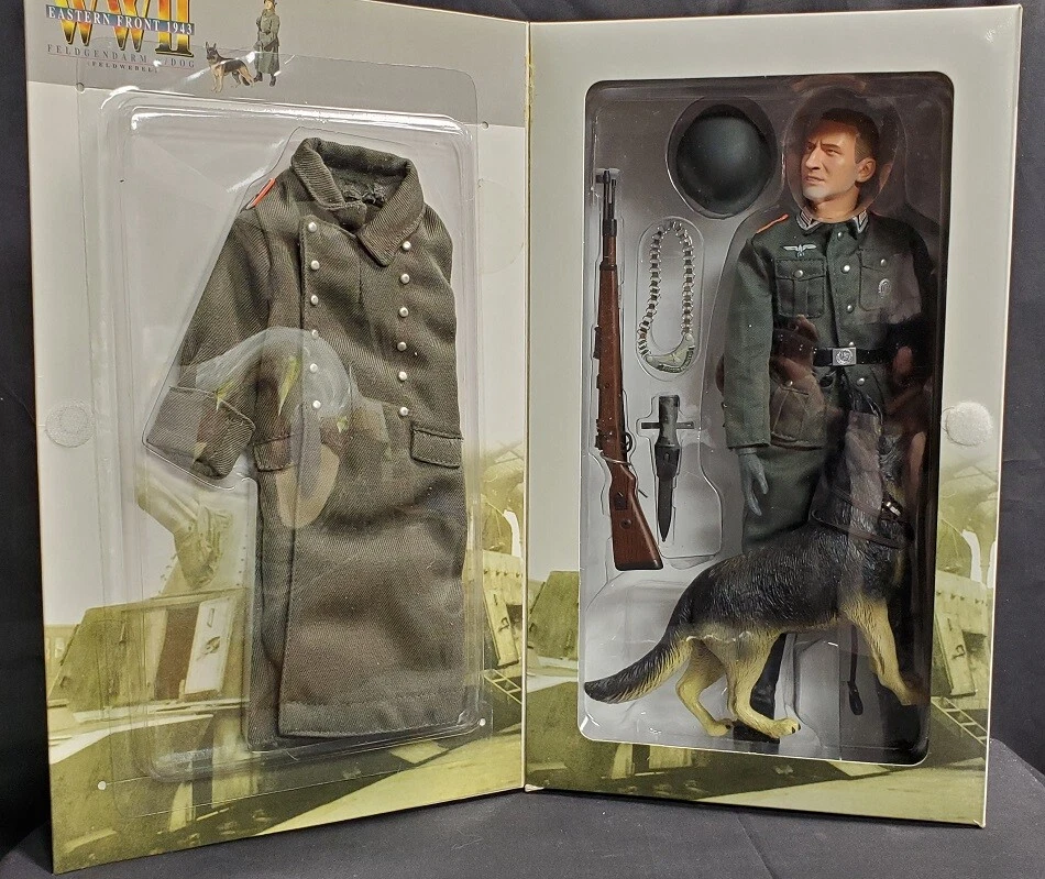 Dragon 1:6 Scale WWII German Feldgendarm with Dog